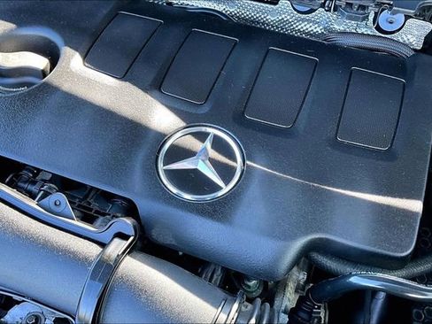 Certified 2022 Mercedes-Benz GLA 250 4MATIC image 34