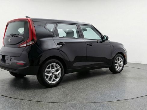 Used 2025 Kia Soul LX w/ LX Technology Package image 9