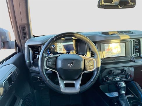 Used 2022 Ford Bronco Black Diamond image 22