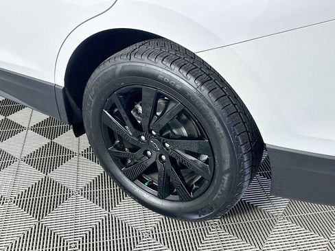 Used 2023 Chevrolet Equinox LS w/ Sport Edition image 38