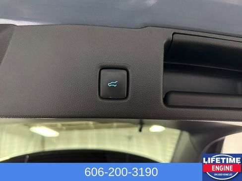 Used 2024 Ford Escape SE image 11