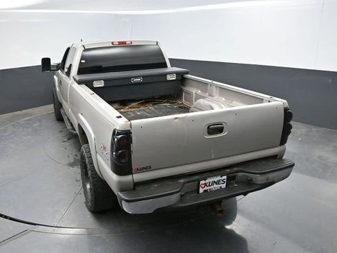 Used 2006 Chevrolet Silverado 3500 LT w/ Heavy-Duty Power Package AWD/4WD image 30