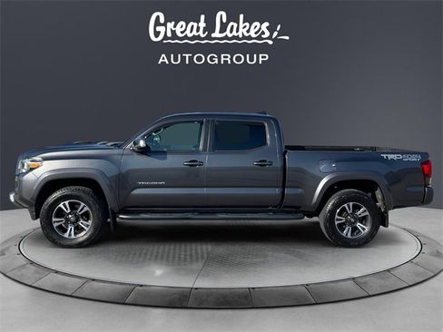 Used 2018 Toyota Tacoma TRD Sport image 2