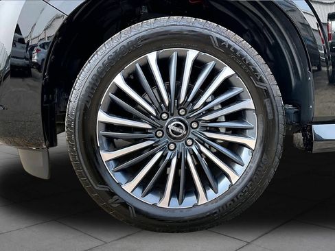 Used 2025 Nissan Armada Platinum Reserve AWD/4WD image 14