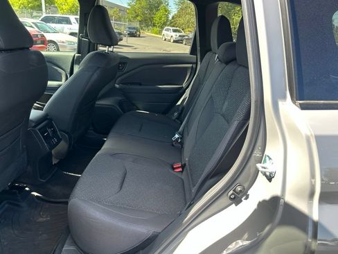 Used 2025 Subaru Forester Premium AWD/4WD image 17