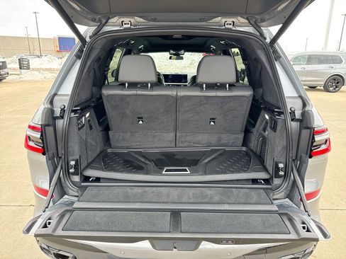 Used 2025 BMW X7 M60i image 27