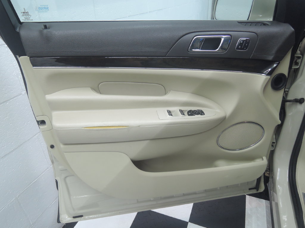 Used 2014 Lincoln MKT AWD w/ Equipment Group 201A image 26