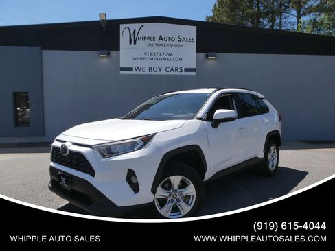 Used 2021 Toyota RAV4 XLE AWD/4WD image 1