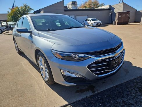 Used 2024 Chevrolet Malibu LT image 2