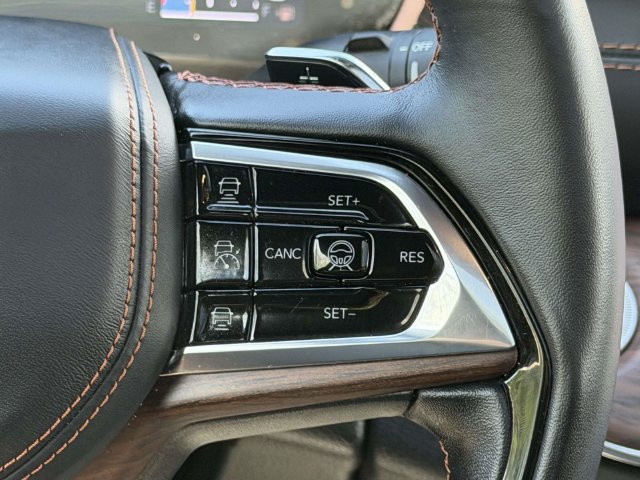 Used 2022 Jeep Grand Cherokee Summit AWD/4WD image 20