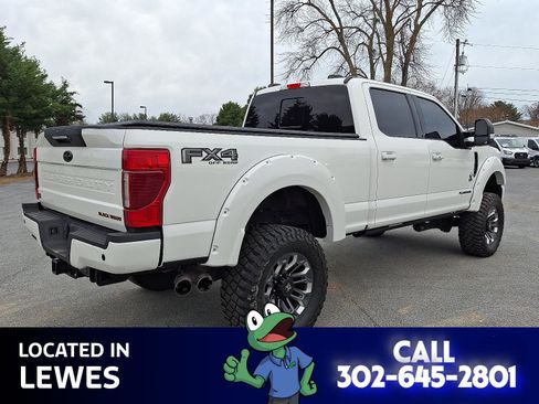 Used 2022 Ford F250 Lariat w/ Black Appearance Package image 12