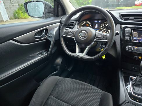 Used 2021 Nissan Rogue Sport S FWD image 9