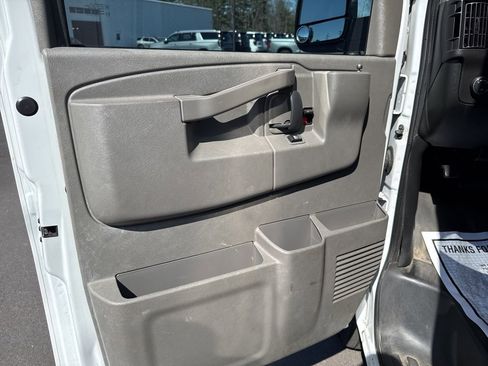 Used 2023 Chevrolet Express 3500 w/ Power Convenience Package RWD image 16
