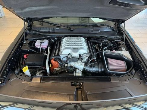 Used 2022 Dodge Challenger SRT Hellcat RWD image 10