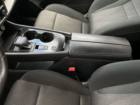 Used 2025 Nissan Rogue SV image 33