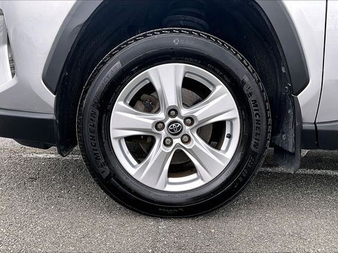 Used 2020 Toyota RAV4 XLE w/ Convenience Package image 9