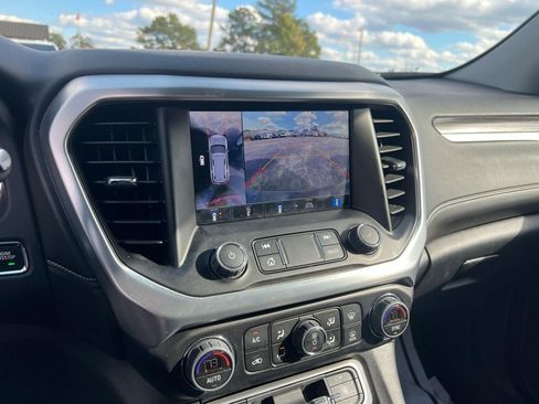 Used 2023 GMC Acadia SLT w/ Elevation Edition image 17