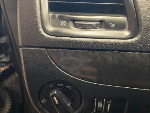 Used 2018 Dodge Grand Caravan SE image 18