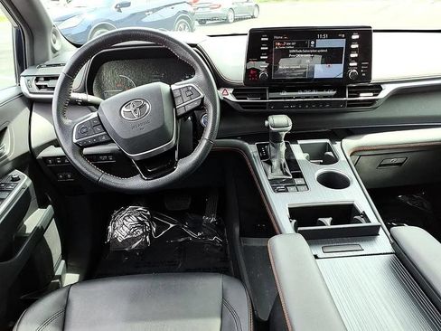 Used 2021 Toyota Sienna XSE w/ XSE Plus Package FWD image 22