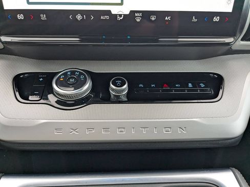 Used 2025 Ford Expedition Max Active AWD/4WD image 31