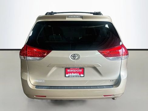 Used 2014 Toyota Sienna LE FWD image 7