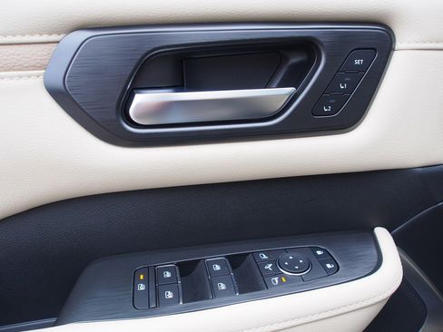 New 2026 Nissan Armada Platinum image 19