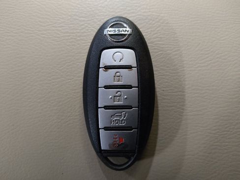 Used 2018 Nissan Pathfinder Platinum w/ Cargo Package FWD image 32