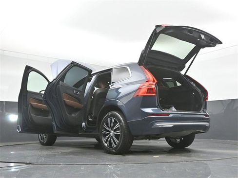 Used 2022 Volvo XC60 B5 Inscription w/ Climate Package image 56