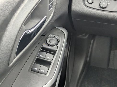 New 2026 Chevrolet Trax RS w/ Sunroof Package image 21