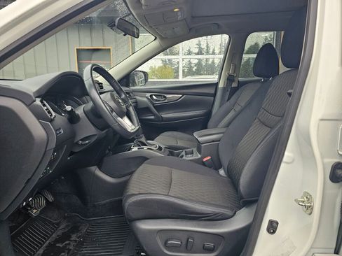 Used 2017 Nissan Rogue SV image 23