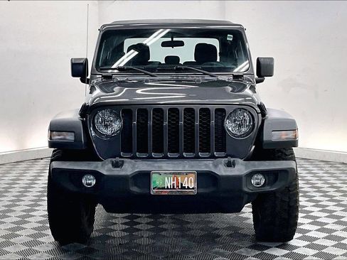 Used 2020 Jeep Gladiator Sport w/ Trailer Tow Package image 2