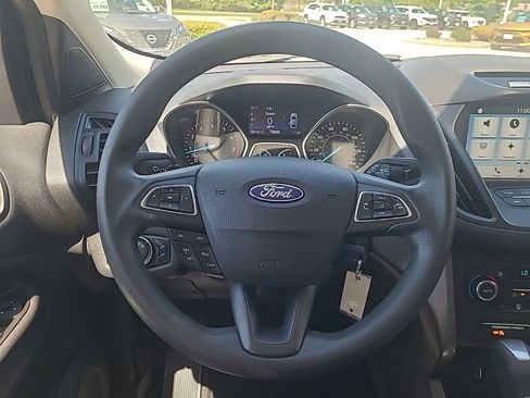 Used 2017 Ford Escape SE w/ Equipment Group 201A AWD/4WD image 16