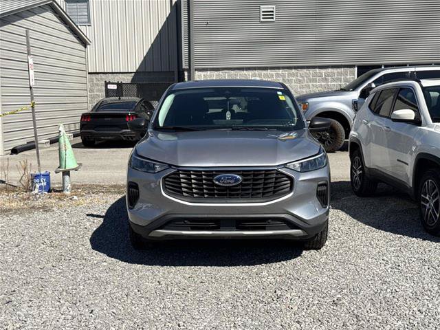 Certified 2023 Ford Escape Active w/ Tech Pack #1 AWD/4WD image 2
