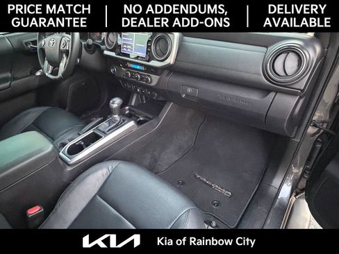 Used 2021 Toyota Tacoma Limited image 22