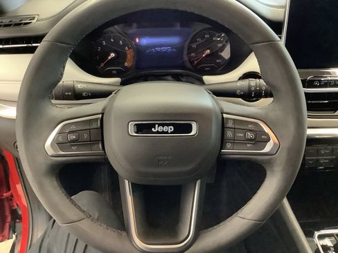 Used 2023 Jeep Compass Limited AWD/4WD image 10