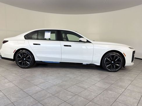 Certified 2025 BMW 760i xDrive AWD/4WD image 8