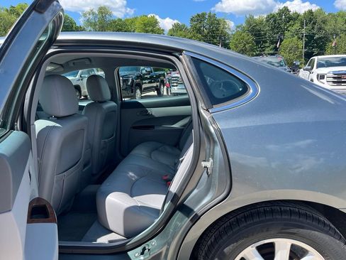 Used 2005 Buick LaCrosse CXL w/ Chrome Appearance Package FWD image 27