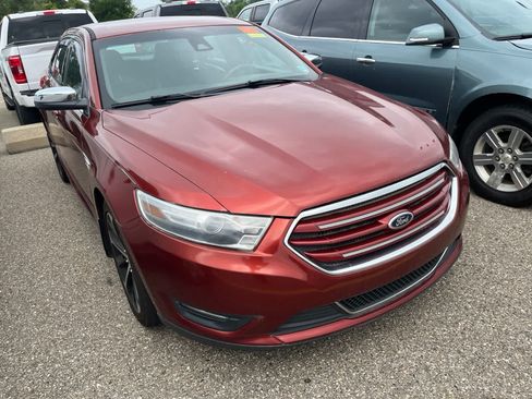 Used 2014 Ford Taurus Limited w/ Equipment Group 301A FWD image 20