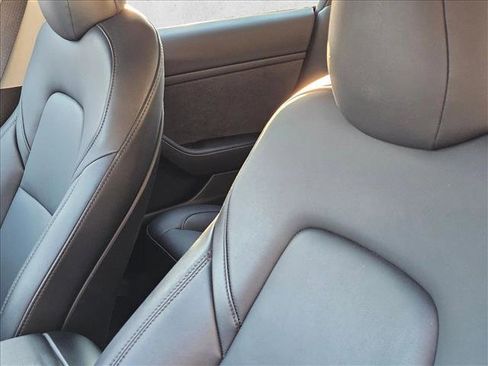 Used 2023 Tesla Model 3 Standard Range image 10