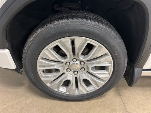 Used 2022 GMC Sierra 1500 Denali w/ Denali Reserve Package image 9