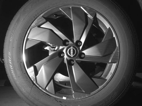 Used 2025 Nissan Rogue SV FWD image 15