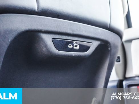 Used 2023 Chrysler Pacifica Touring-L image 53