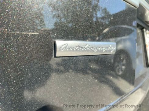 Used 2017 Land Rover Range Rover Long Wheelbase Autobiography image 8