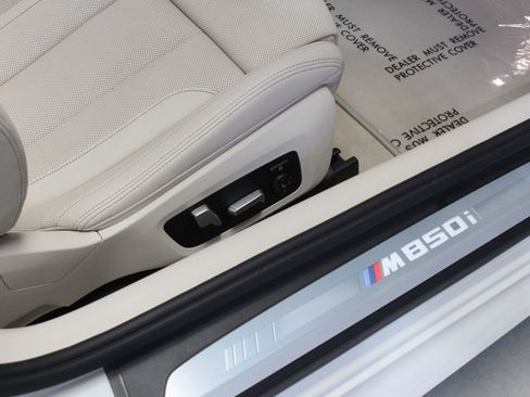 Used 2022 BMW M850i xDrive Convertible w/ M Carbon Exterior Package image 53