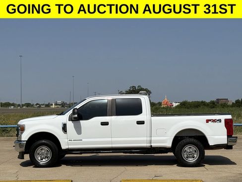 Used 2022 Ford F250 XL w/ Power Equipment Group AWD/4WD image 3