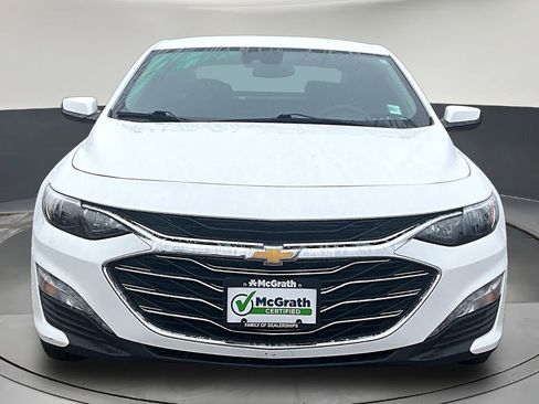 Used 2024 Chevrolet Malibu LT FWD image 2