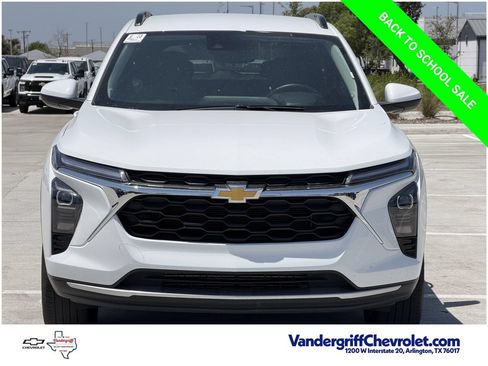Used 2025 Chevrolet Trax LT w/ LT Convenience Package FWD image 7
