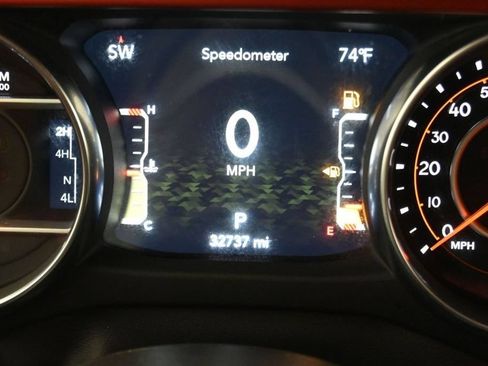Used 2023 Jeep Gladiator Rubicon AWD/4WD image 19