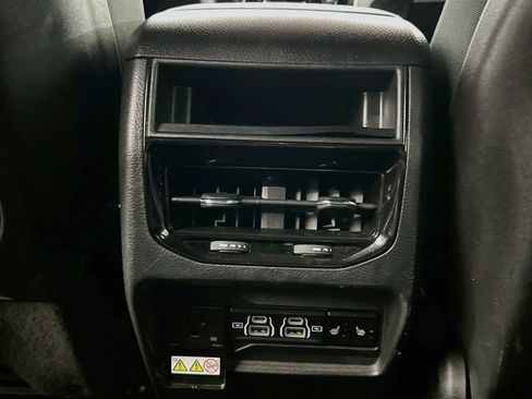 Used 2024 Jeep Grand Cherokee Limited AWD/4WD image 27
