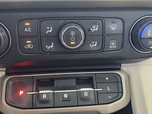 Used 2021 GMC Acadia Denali w/ Denali Technology Package FWD image 37